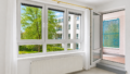 Wohnzimmer mit Balkon
